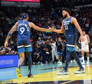 赫手下获得 赫手下获得