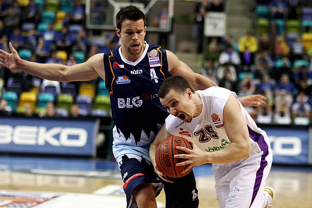 频集中在 频集中在