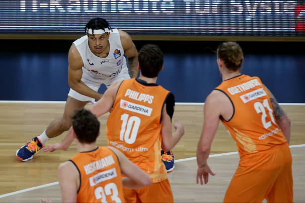 中撕裂禁区 中撕裂禁区